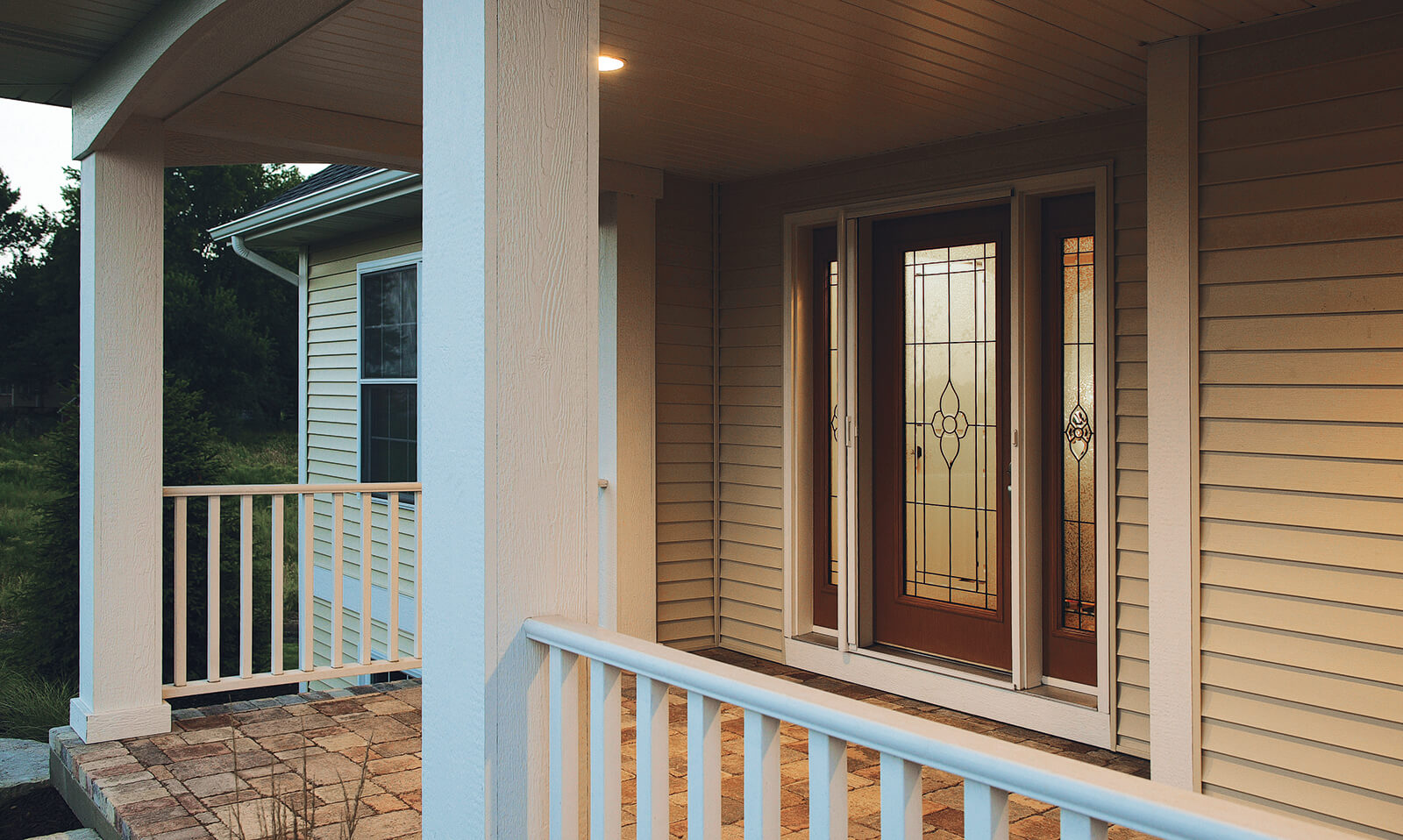 5 Benefits of Installing Decorative Glass into your Front Door