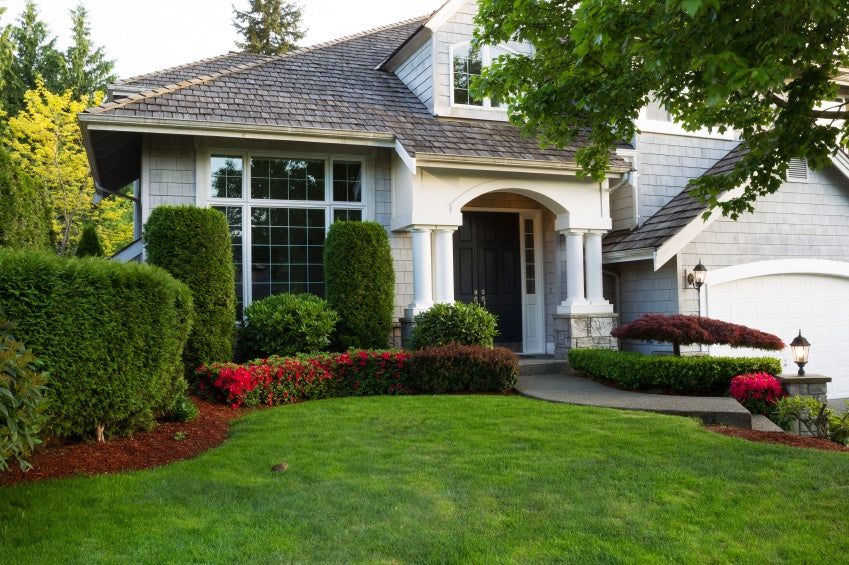 The Curb Appeal Mistakes That Will Sink Your Home Value